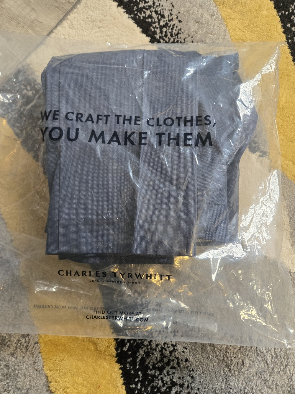 Charles Tyrwhitt Men's Dress Pants in Navy Blue - Picture 8 of 8